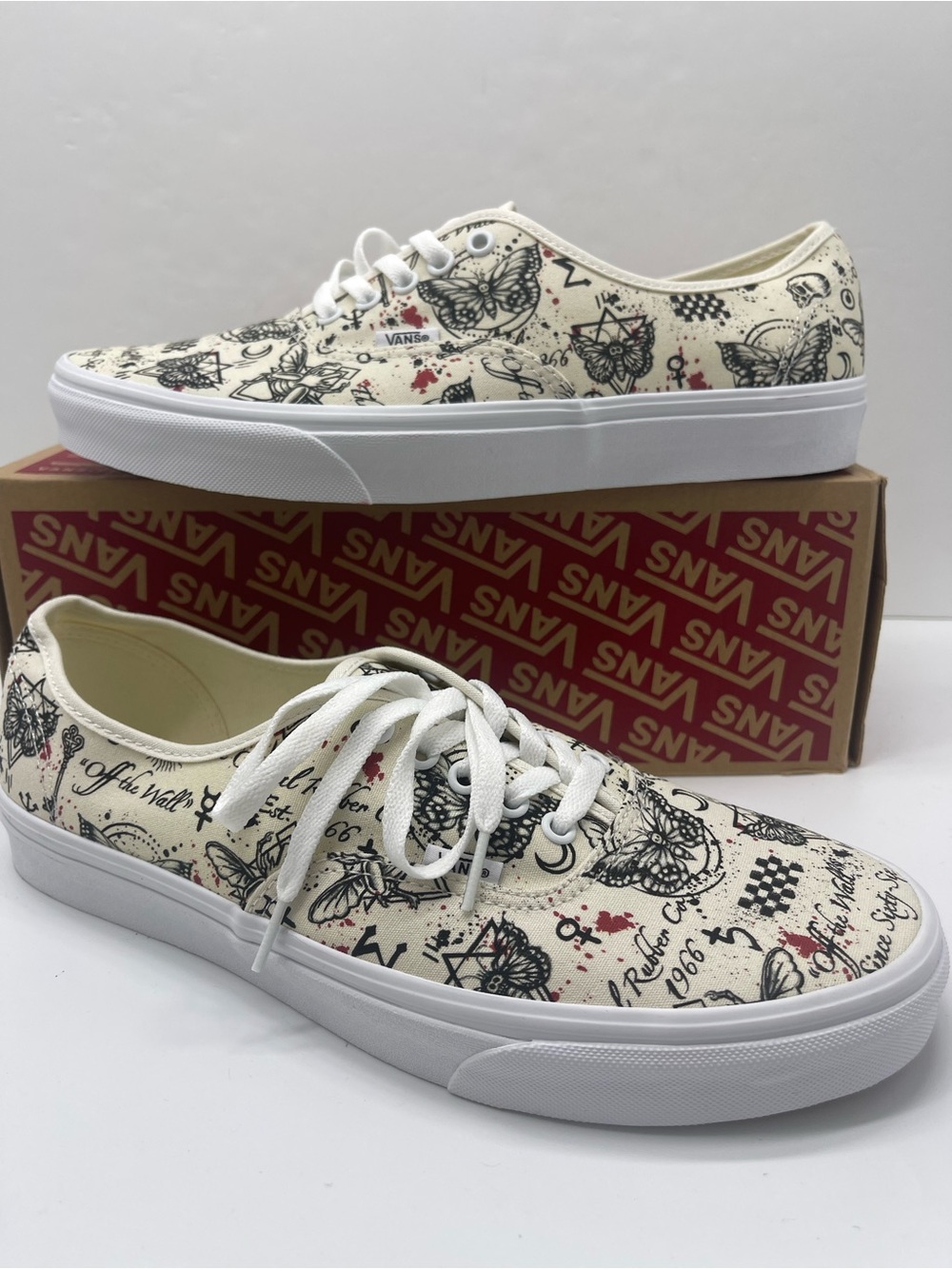 Vans Men’s Autentic Butterfly Journal Marshmallow
VN0A5KS9KIG Sneakers
Tattoo - Picture 13 of 16